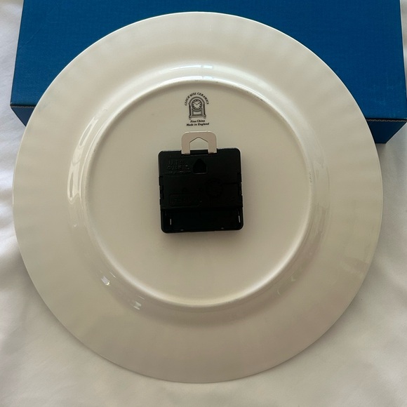 Clockwise Ceramics Teddy Bear wall clock - Picture 3 of 6